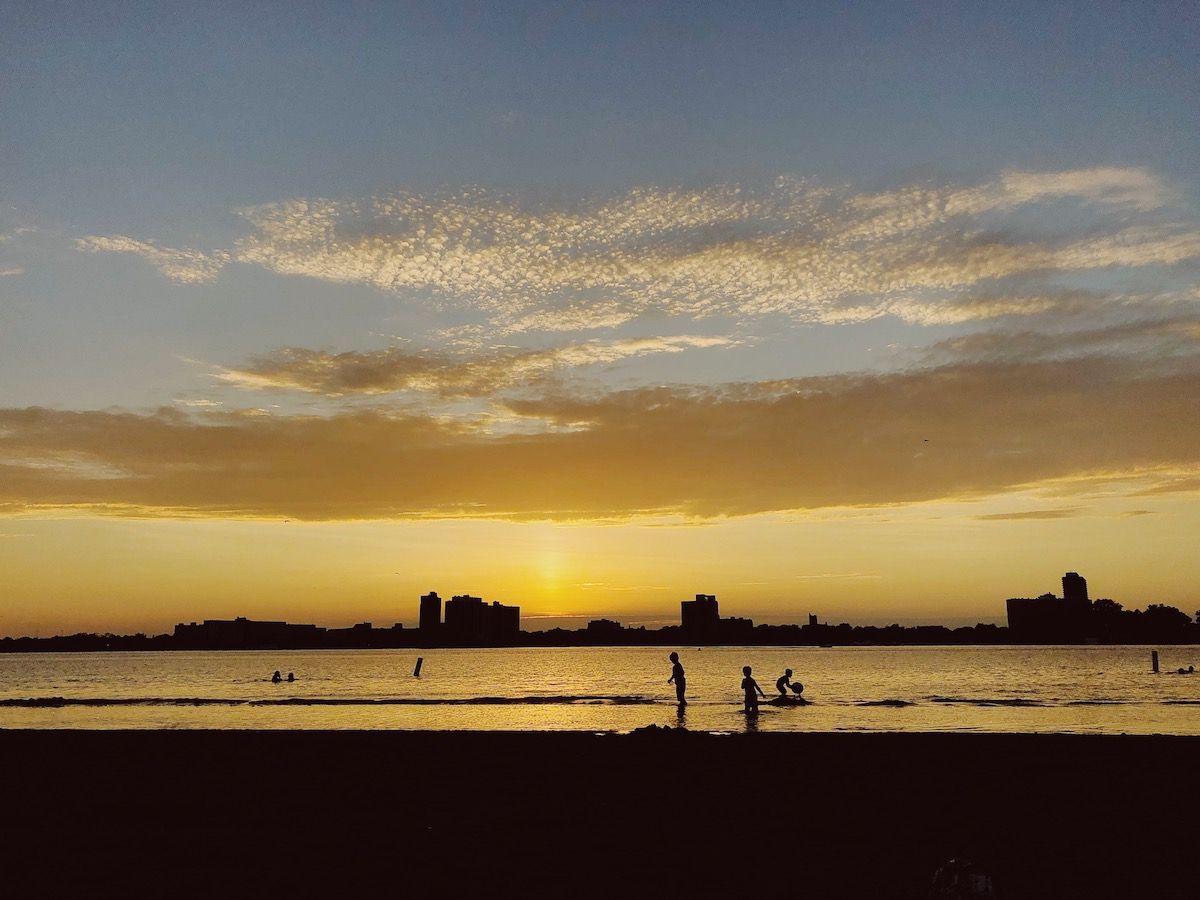 Sunset at Belle Isle, beach silhouettes
